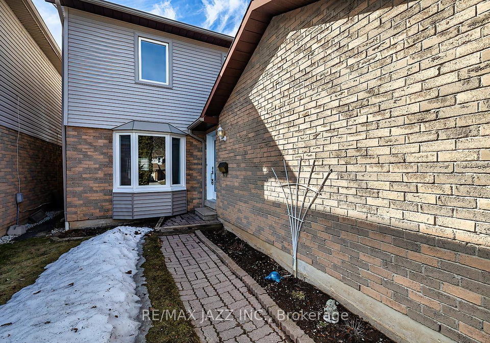 110-ribblesdale-drive-whitby-ontario-e12868390