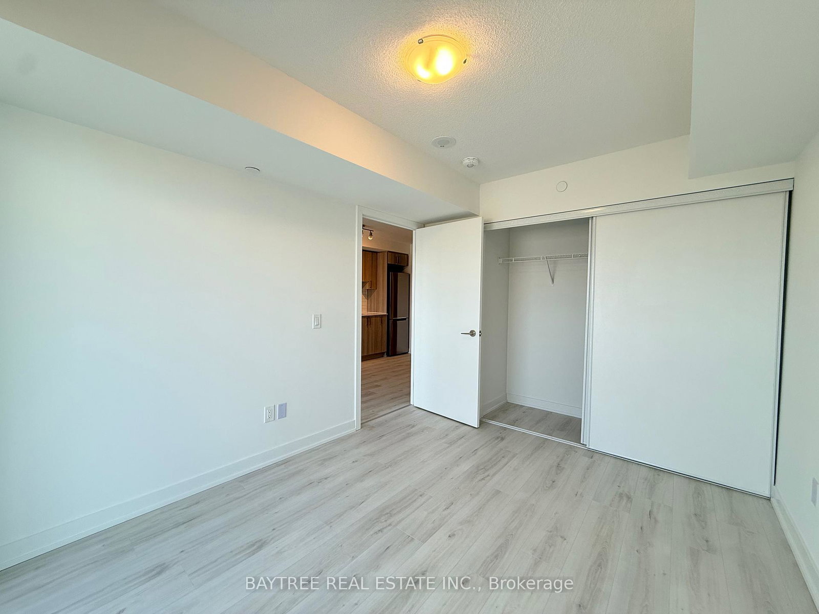 1010-sandy-beach-road-pickering-ontario-e12868532