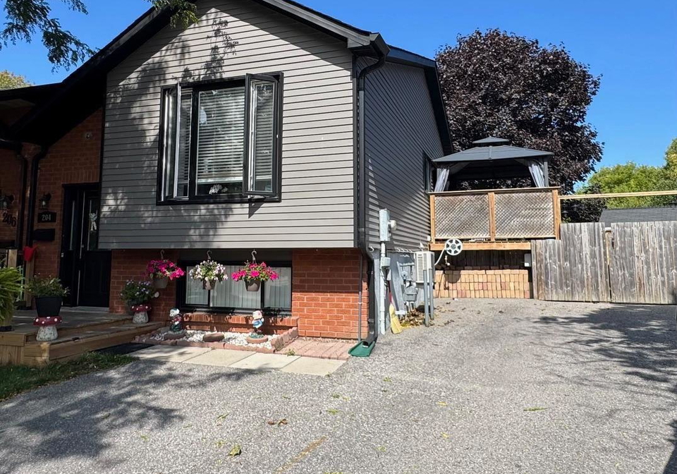 204-medina-court-oshawa-ontario-e12868736