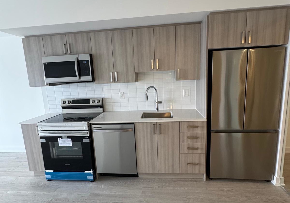1010-sandy-beach-road-pickering-ontario-e12868924