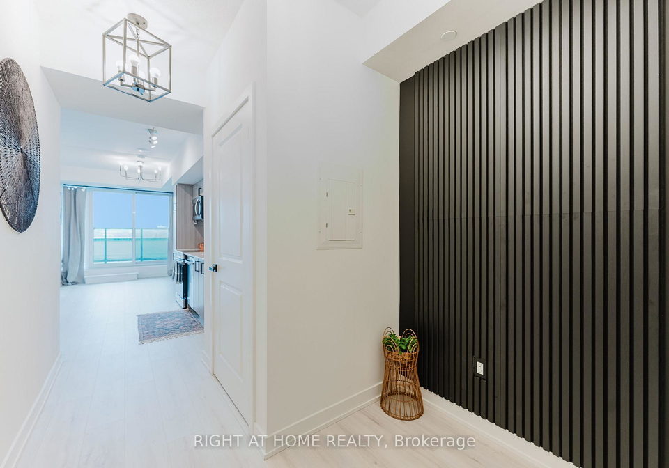 1010-sandy-beach-road-pickering-ontario-e12869326