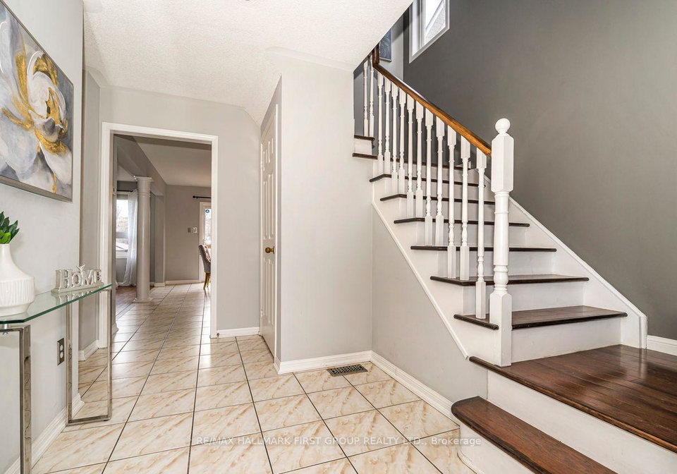 1636-sarasota-crescent-oshawa-ontario-e12870066