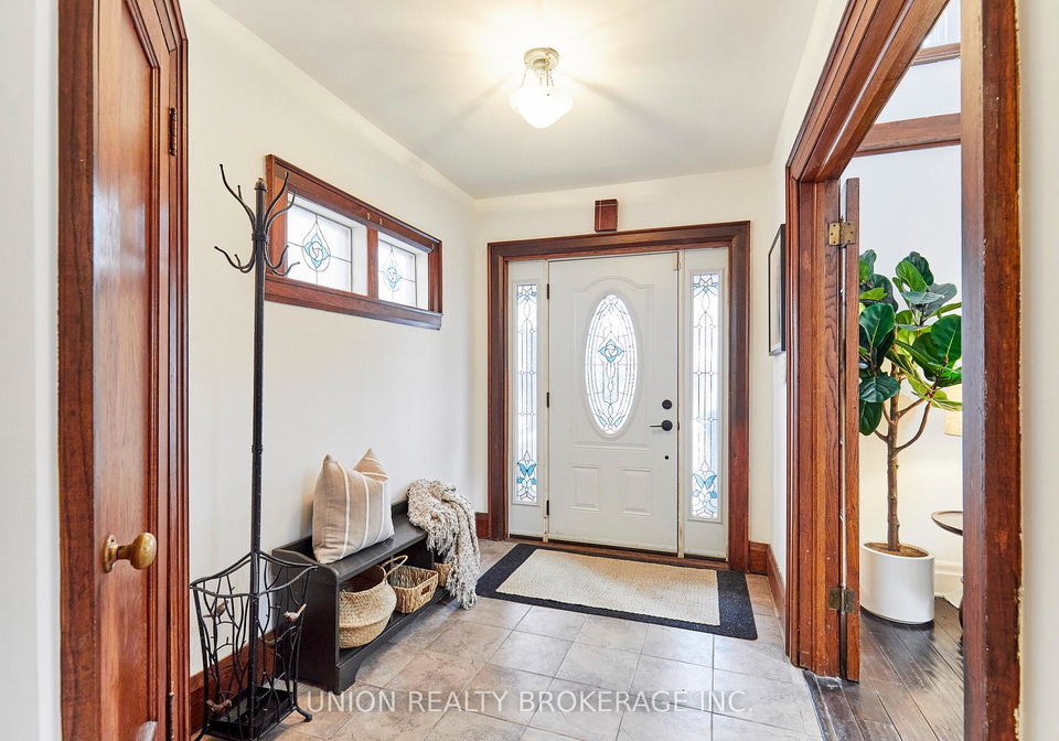 21-southwood-drive-toronto-ontario-e12870530