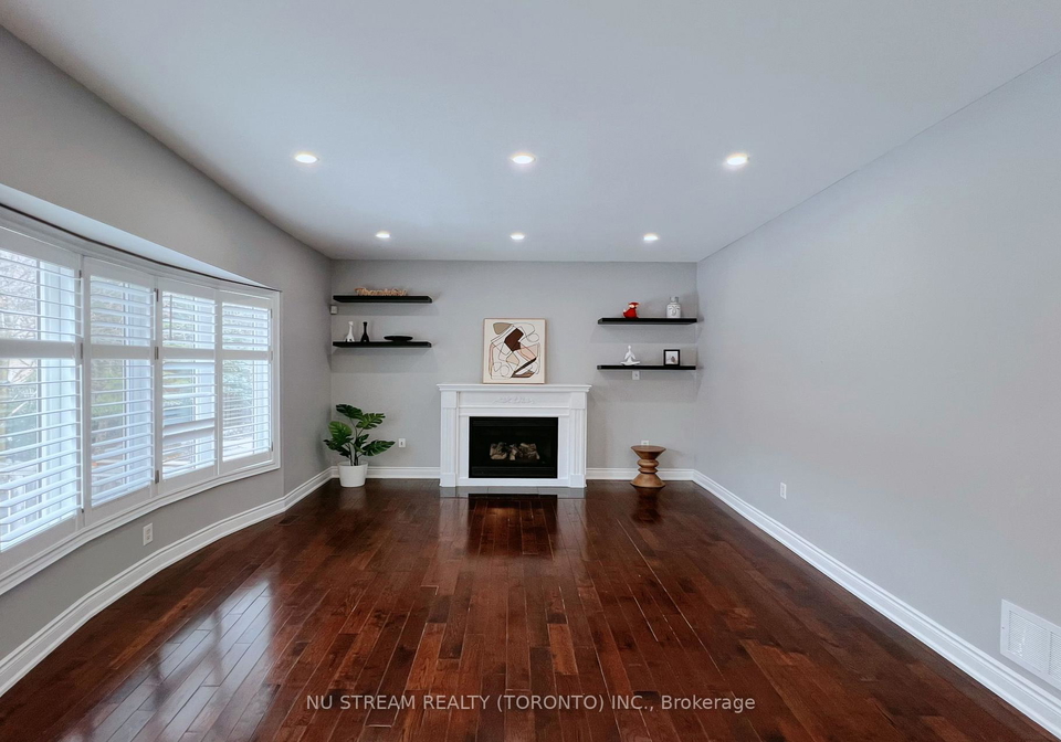49-portelli-crescent-ajax-ontario-e12871168