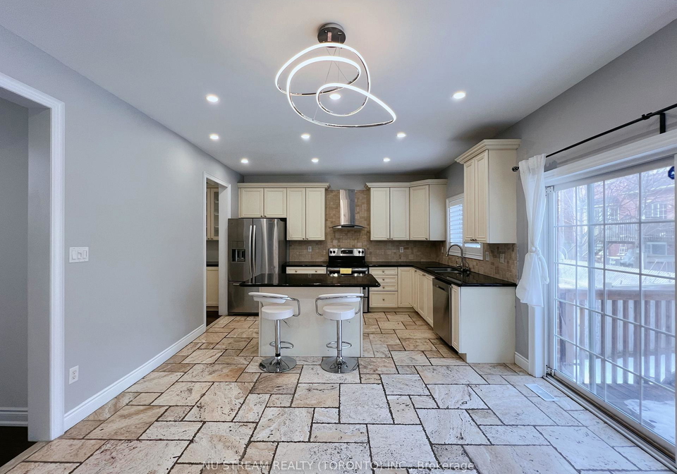 49-portelli-crescent-ajax-ontario-e12871168