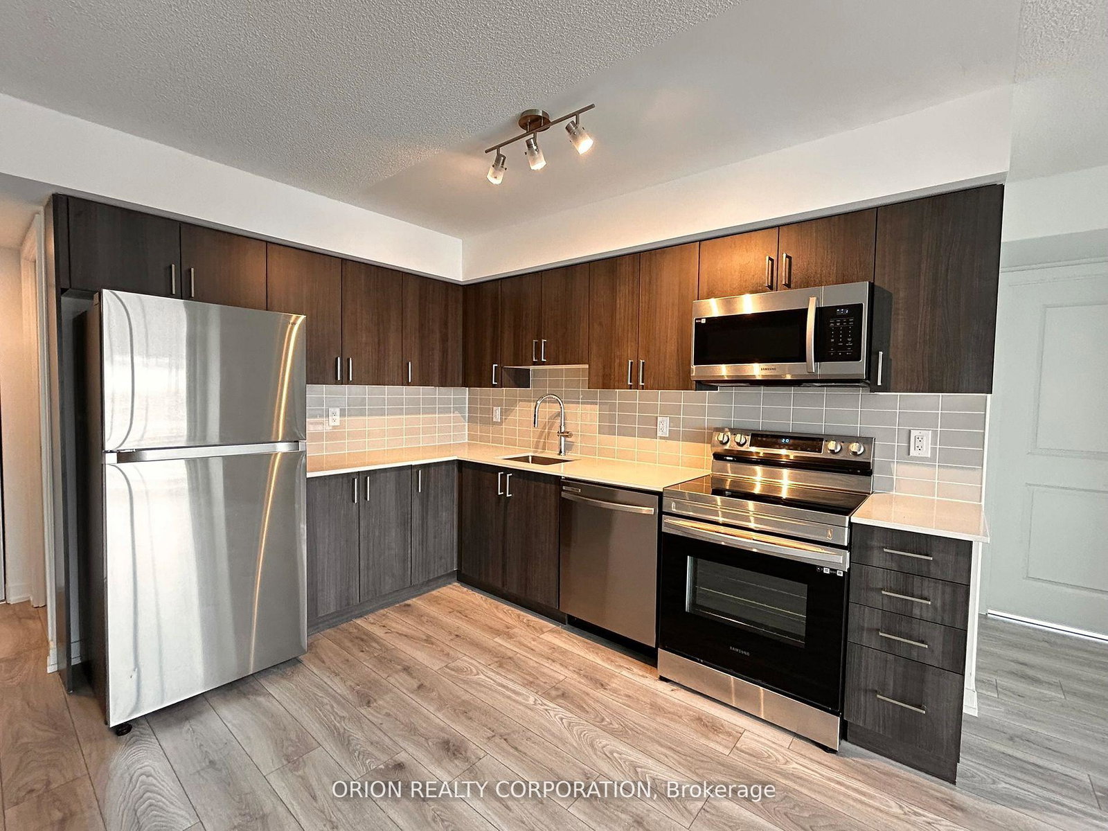 1455-celebration-drive-pickering-ontario-e12873020