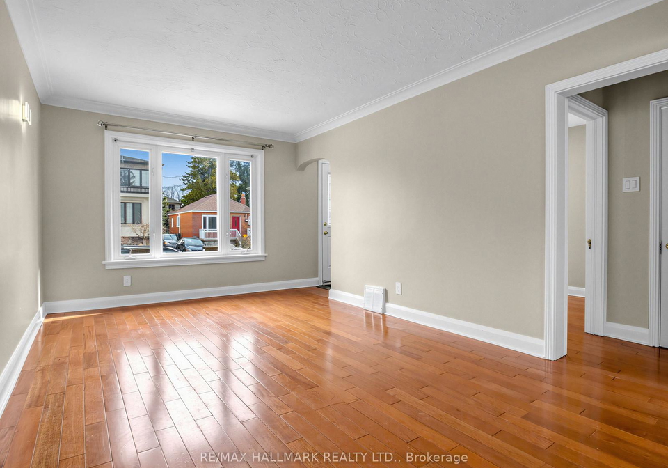 84-st-hubert-avenue-east-york-ontario-e12873224