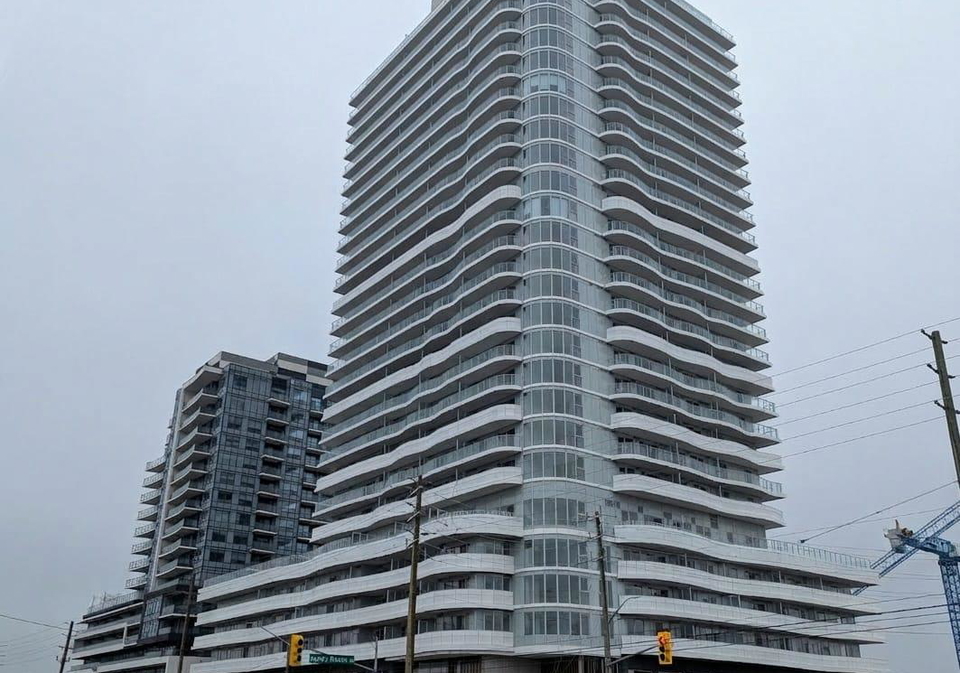 1010-sandy-beach-road-pickering-ontario-e12874354