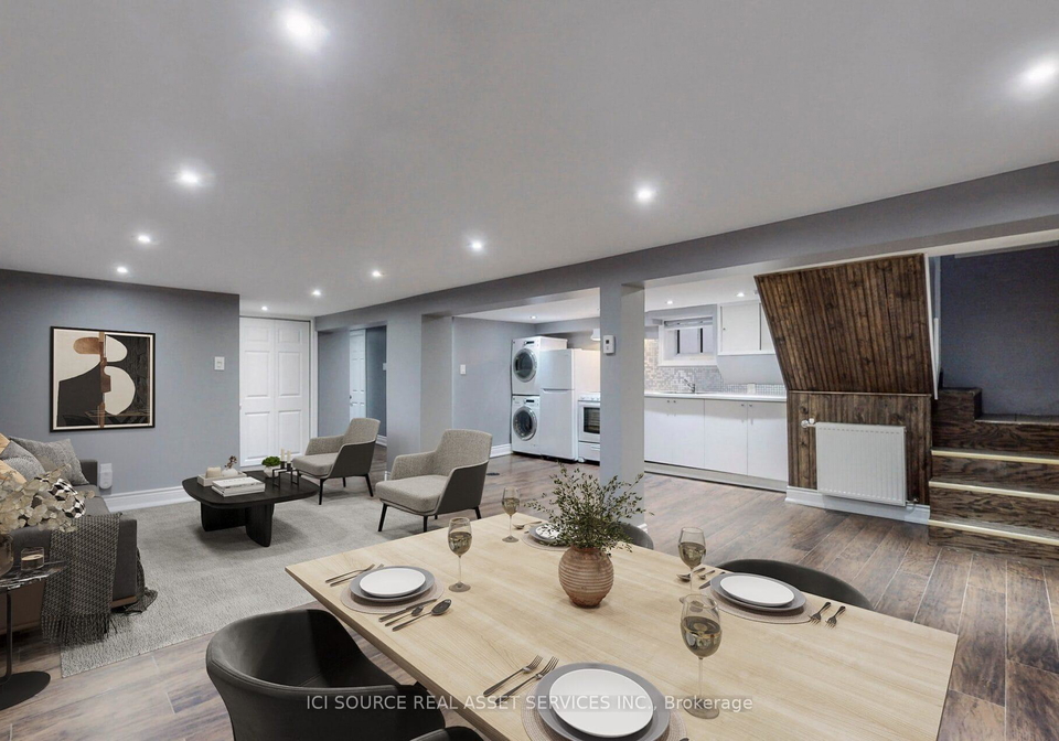 8-davies-crescent-east-york-ontario-e12874382