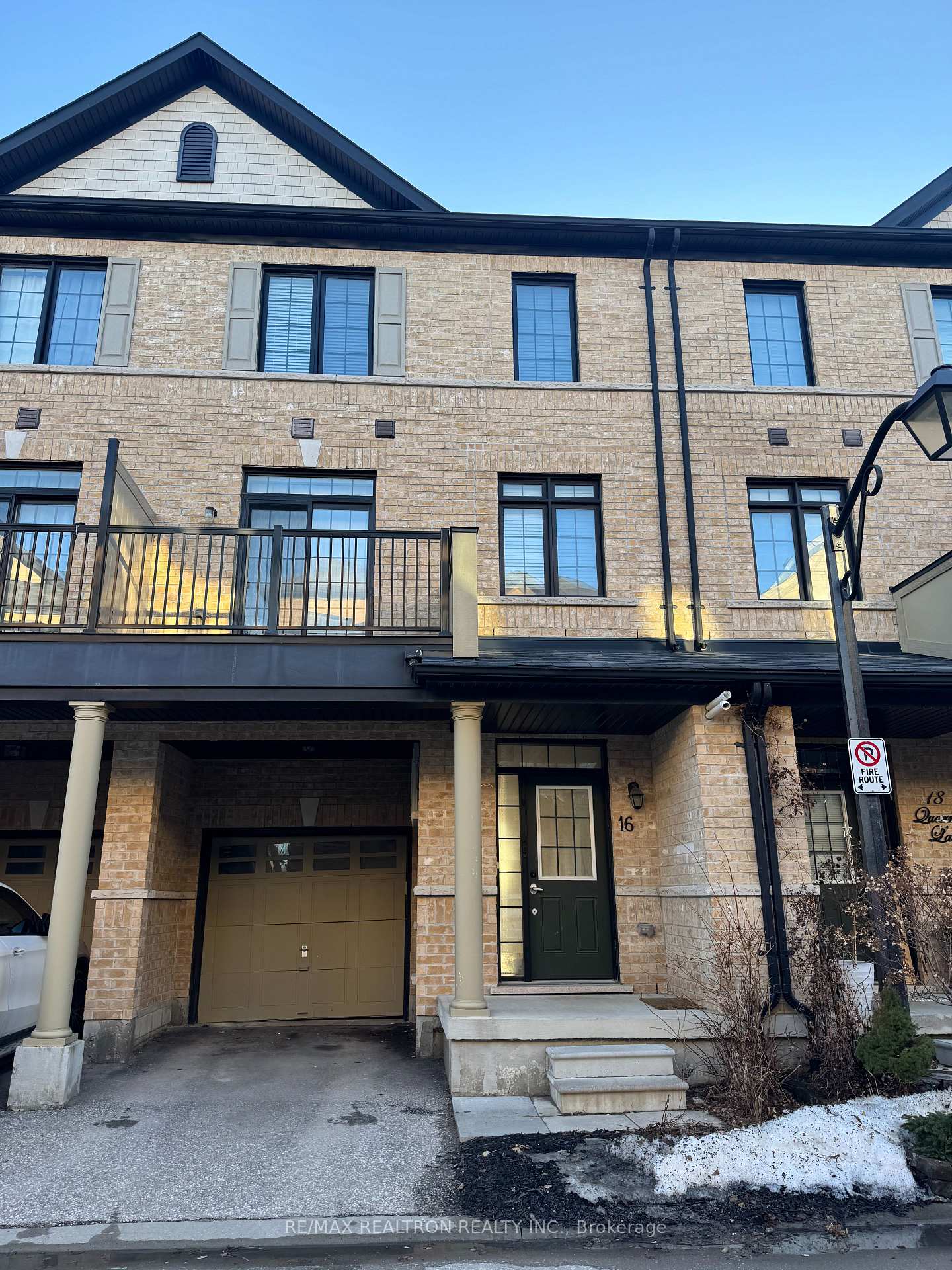 16-quarrie-lane-ajax-ontario-e12875378