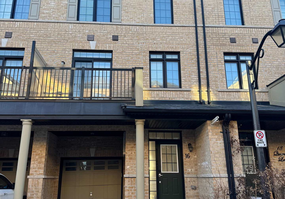 16-quarrie-lane-ajax-ontario-e12875378