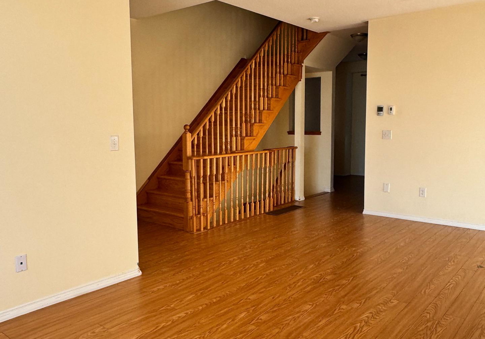 16-quarrie-lane-ajax-ontario-e12875378