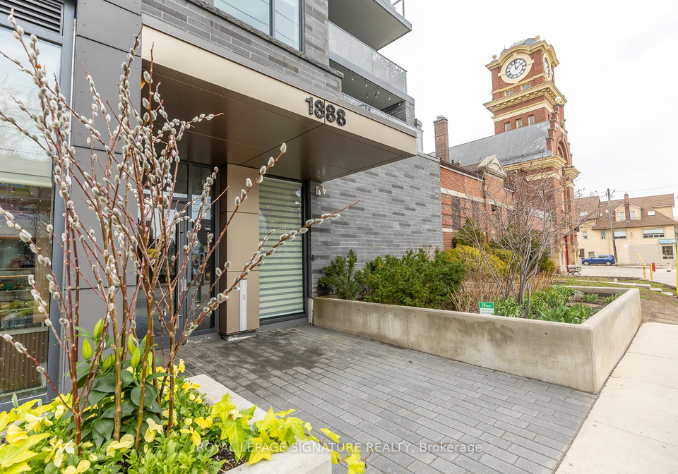 1888-queen-street-e-toronto-ontario-e12875802