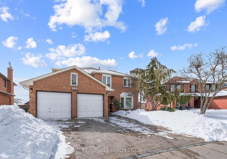1002-rambleberry-avenue-pickering-ontario-e12875842