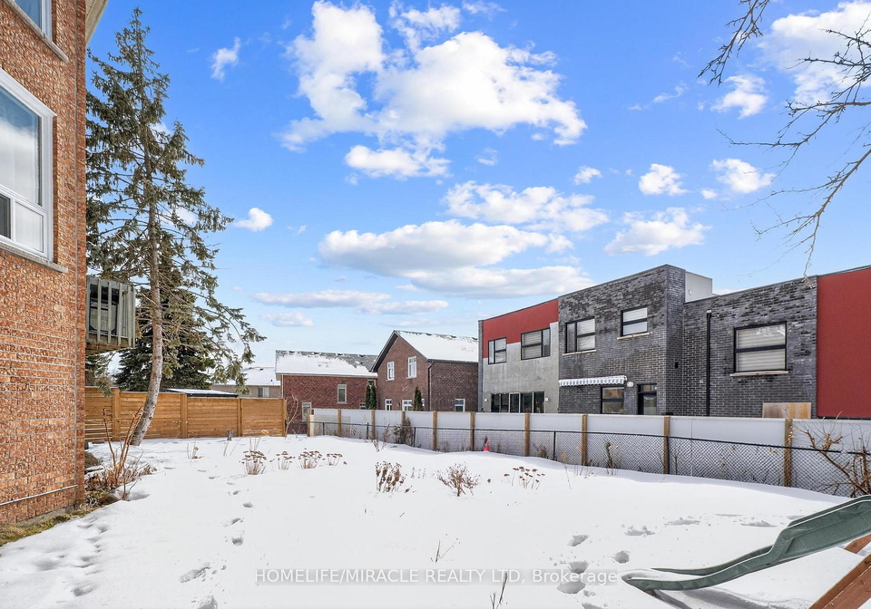 1002-rambleberry-avenue-pickering-ontario-e12875842