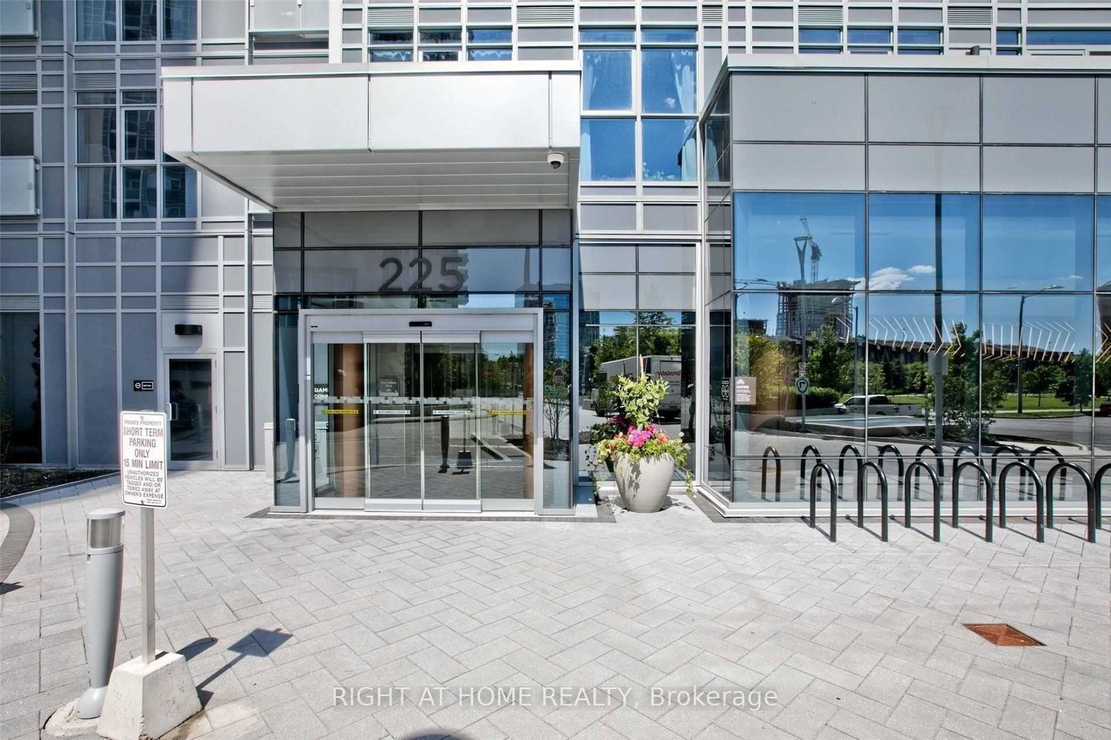 225-village-green-square-scarborough-ontario-e12876646