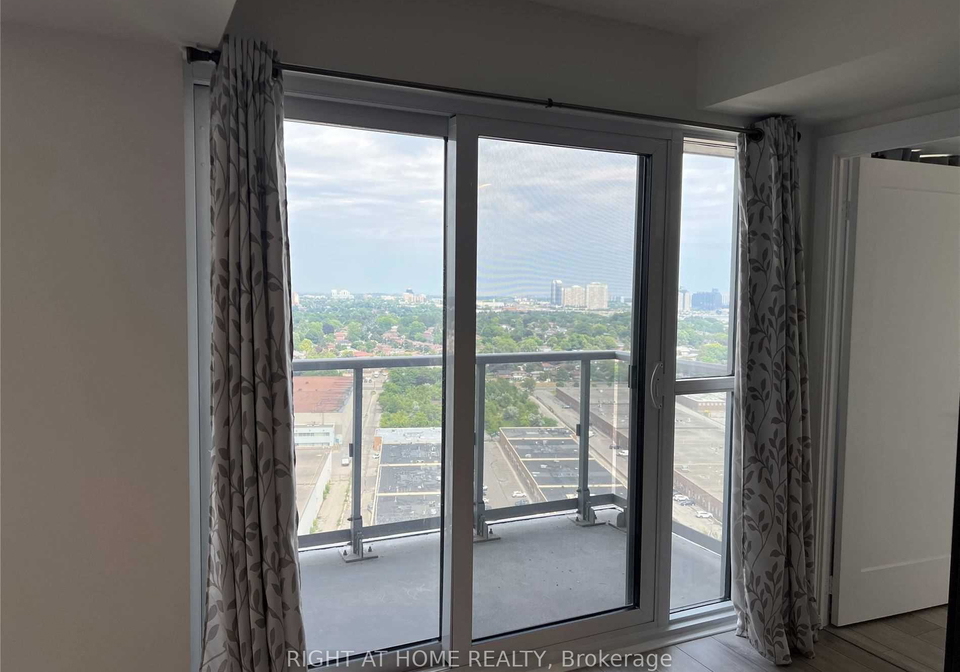 225-village-green-square-scarborough-ontario-e12876646