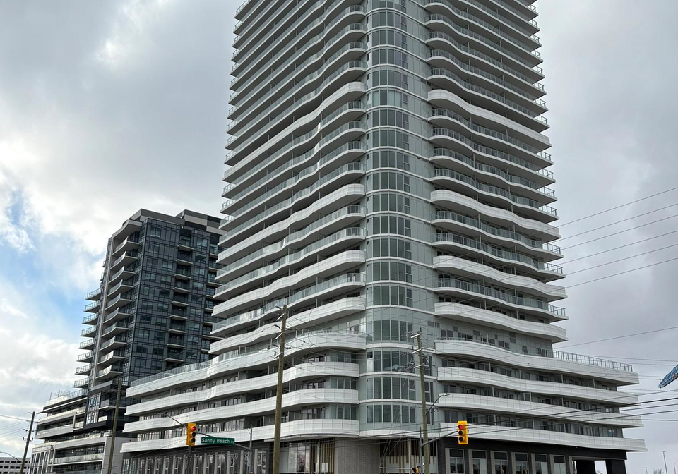 1010-sandy-beach-road-pickering-ontario-e12877618