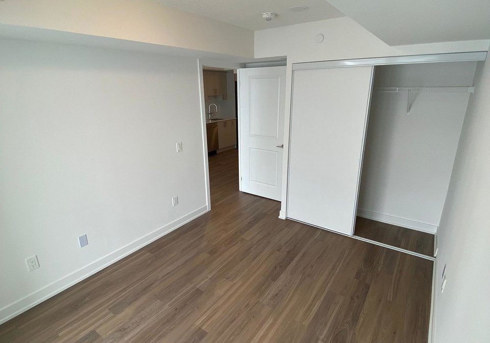 1010-sandy-beach-road-pickering-ontario-e12878520