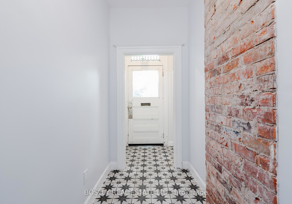 9-hambly-avenue-toronto-ontario-e12879290