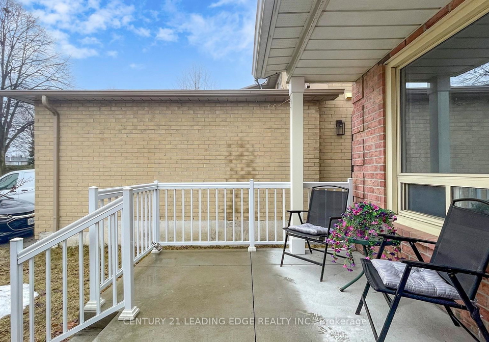 176-large-crescent-ajax-ontario-e12879366