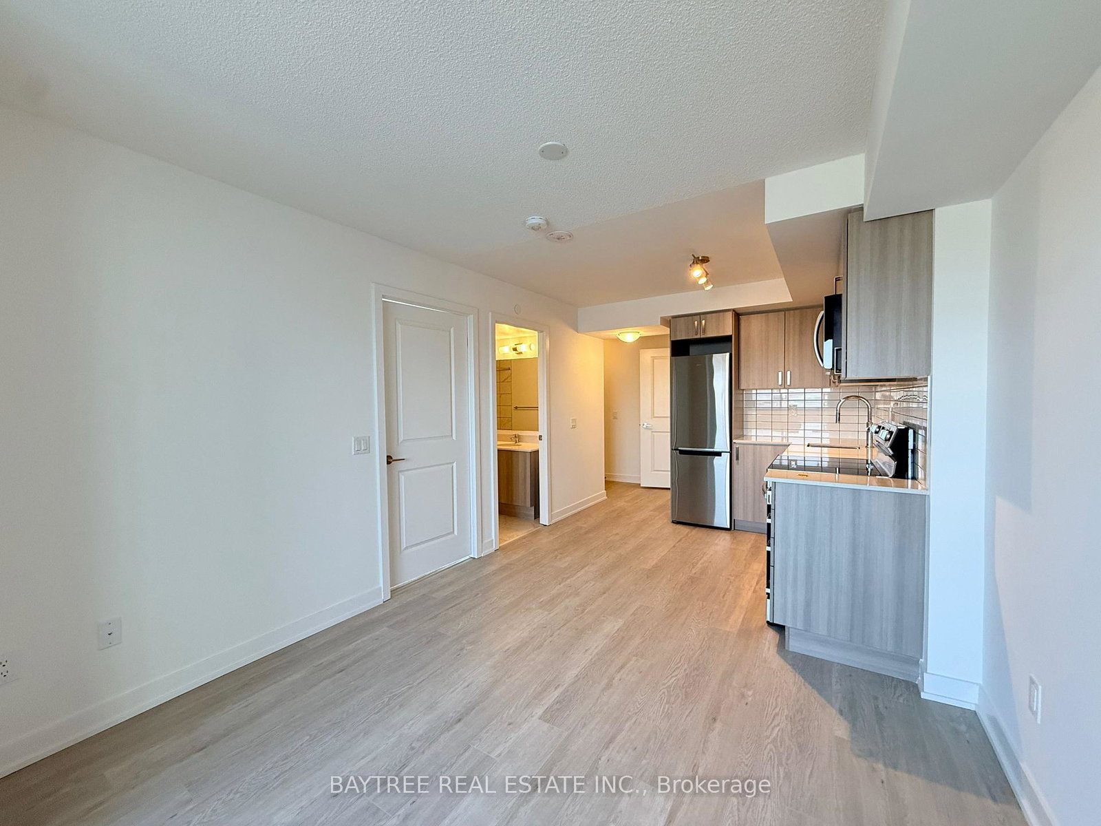1010-sandy-beach-road-pickering-ontario-e12880740