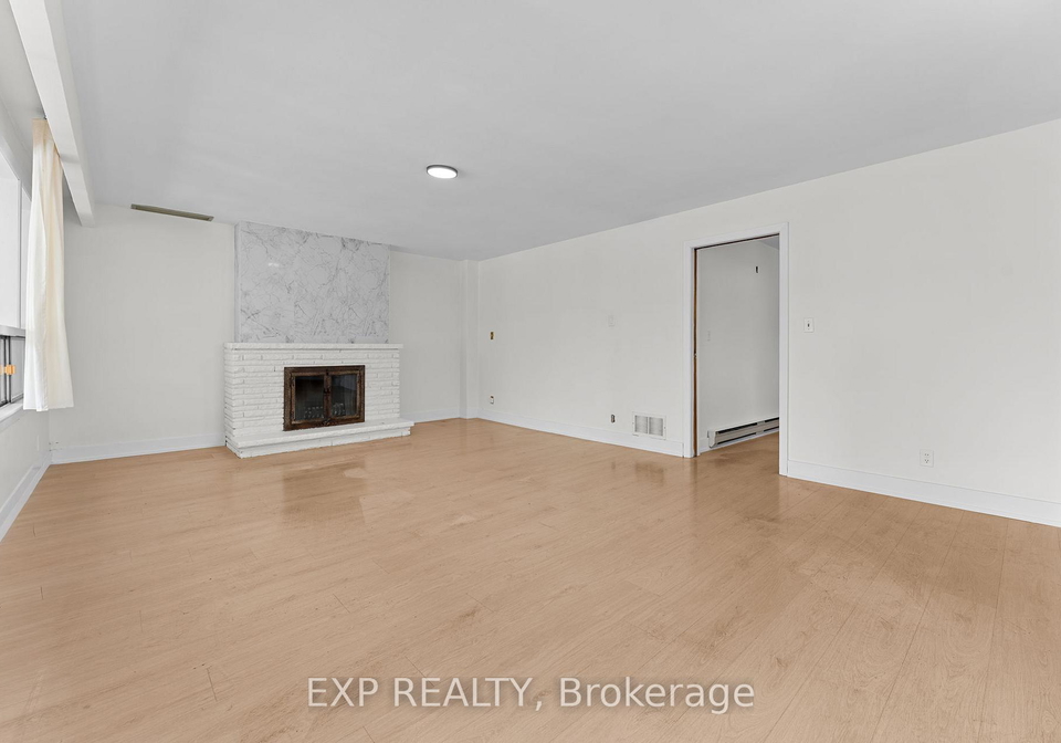 1558-queen-street-e-toronto-ontario-e12881992