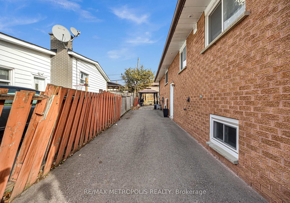 897-liverpool-road-pickering-ontario-e12882320