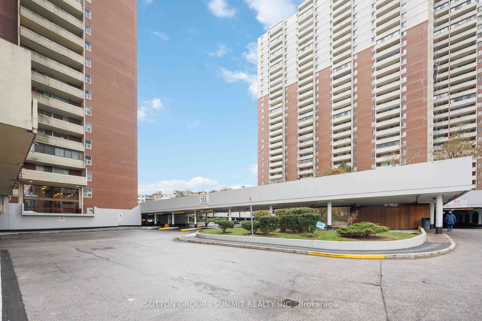 5-massey-square-east-york-ontario-e12882394