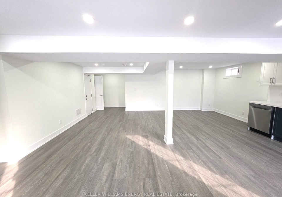 131-root-crescent-ajax-ontario-e12882840