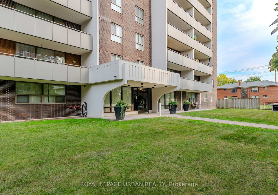1135-logan-avenue-east-york-ontario-e12885186
