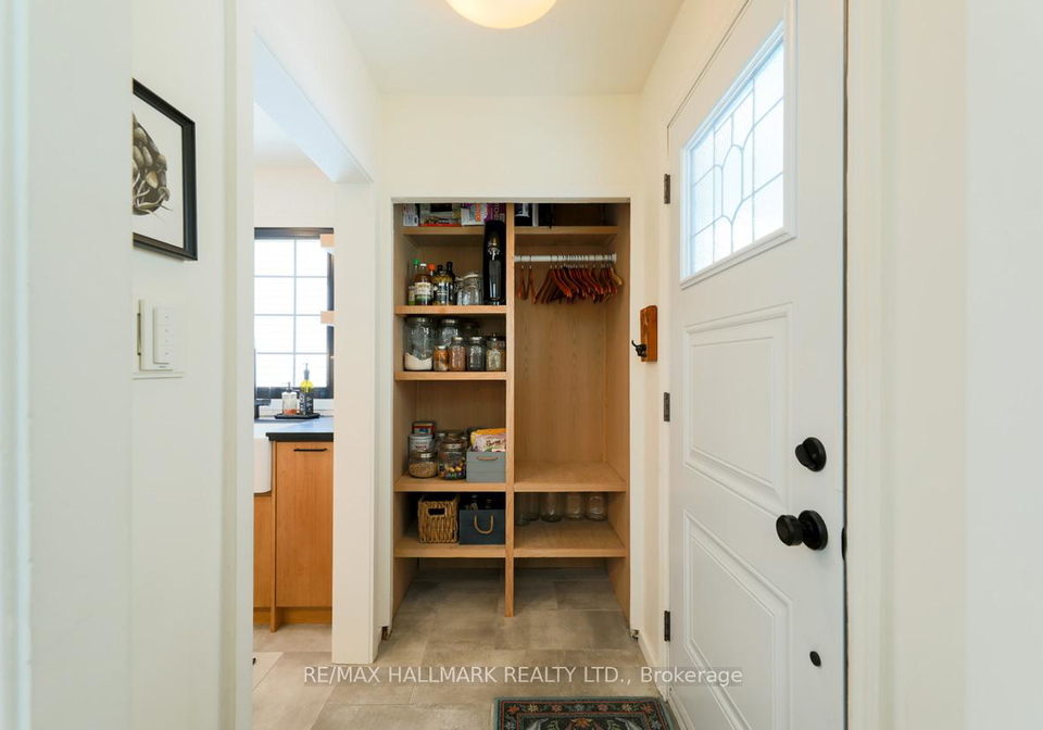 6-warvet-crescent-east-york-ontario-e12885998