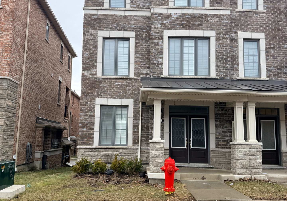 24-windflower-way-whitby-ontario-e12888162