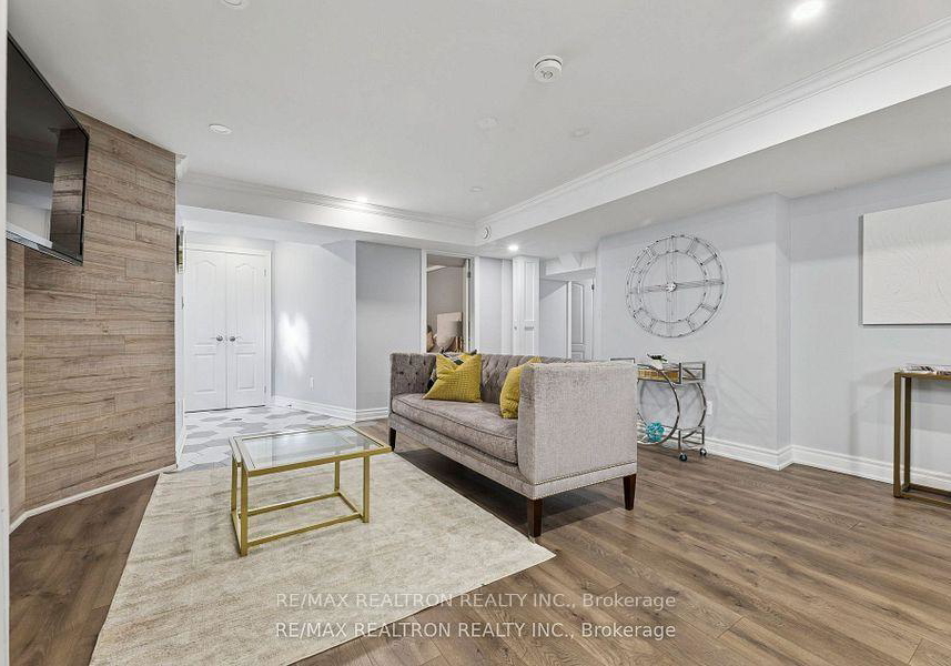 11-shorten-place-ajax-ontario-e12889554