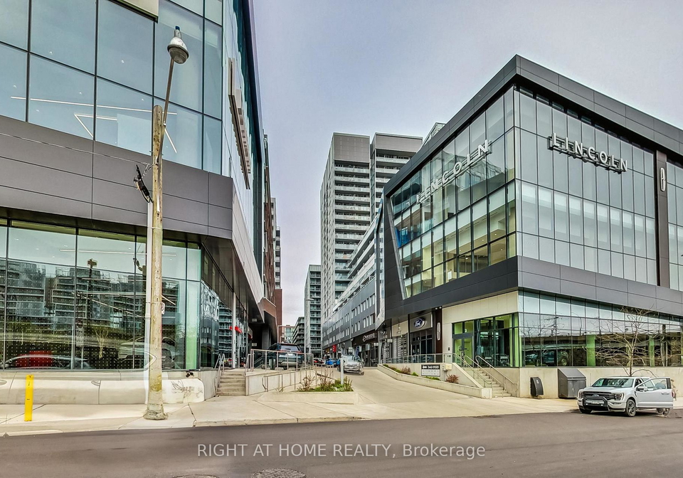 15-baseball-place-toronto-ontario-e12889560