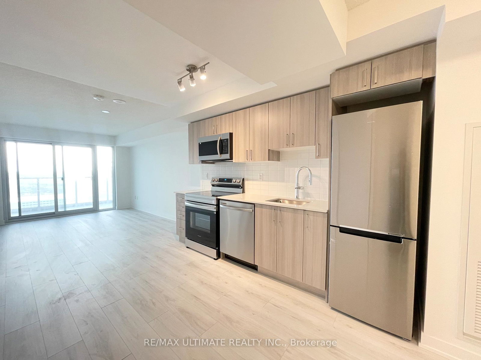 1010-sandy-beach-road-pickering-ontario-e12890400