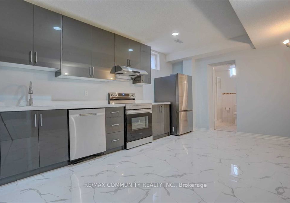 208-twyn-rivers-drive-pickering-ontario-e12891466