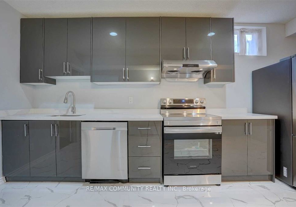 208-twyn-rivers-drive-pickering-ontario-e12891466