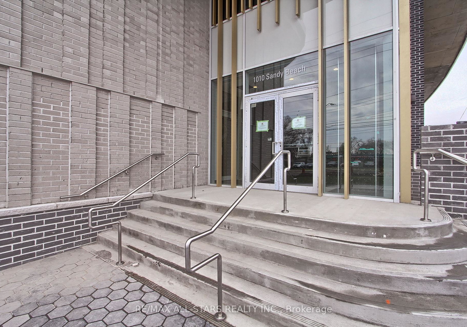 1010-sandy-beach-road-pickering-ontario-e12892190