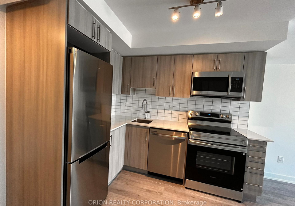 1010-sandy-beach-road-pickering-ontario-e12892334