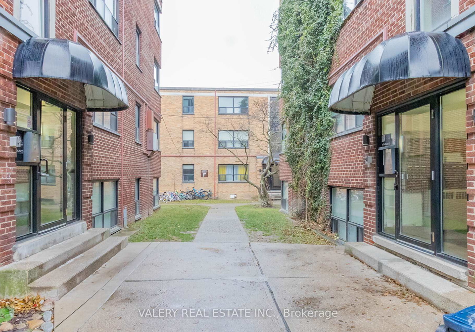 3015-queen-street-scarborough-ontario-e12893104