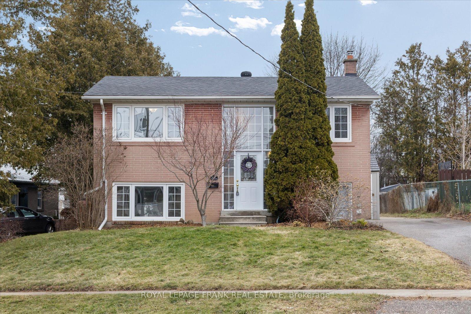 923-greenwood-crescent-whitby-ontario-e12894320