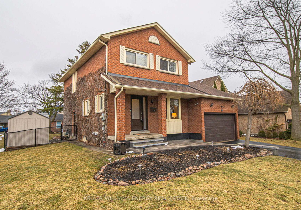 1-nearctic-court-whitby-ontario-e12894348