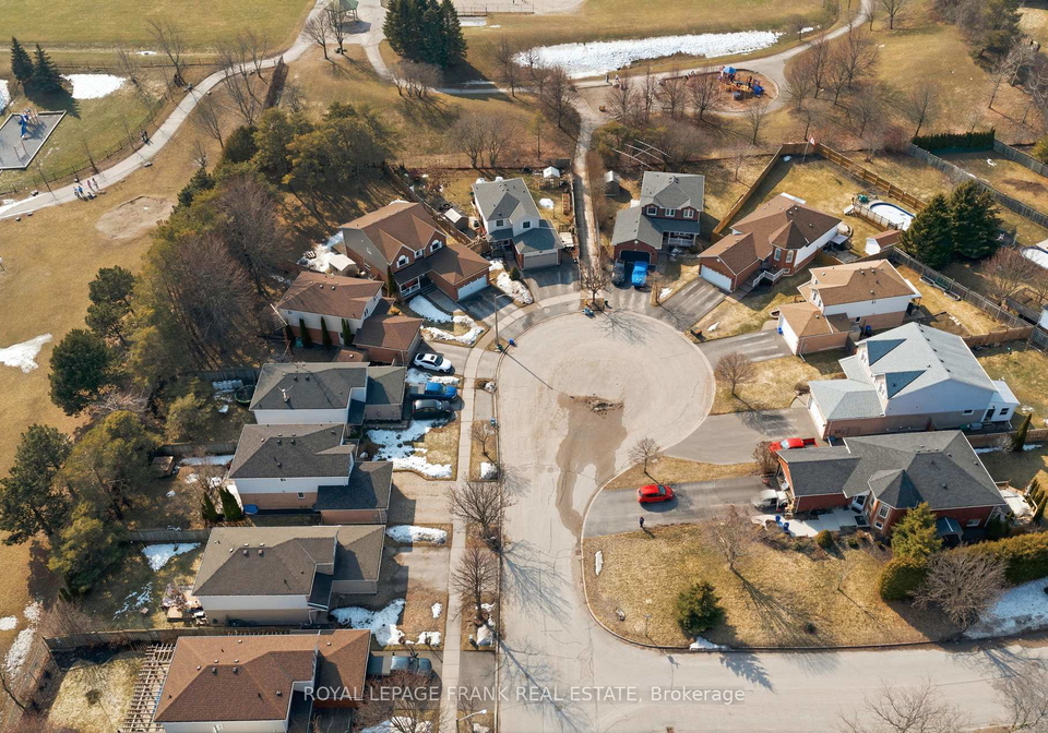 15-maxwell-court-clarington-ontario-e12896094