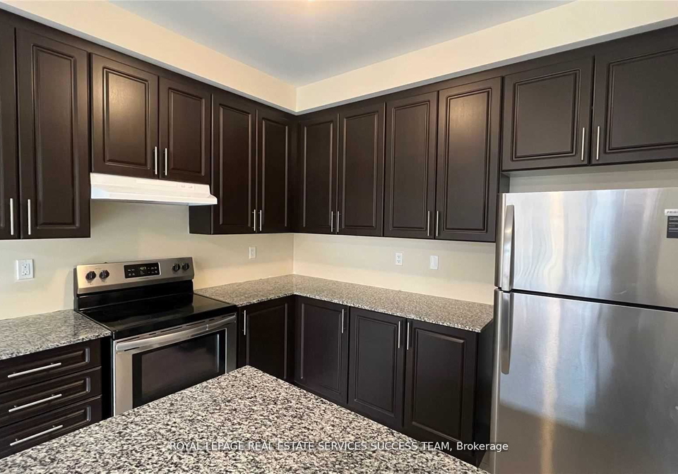 1915-douglas-langtree-drive-oshawa-ontario-e12896730