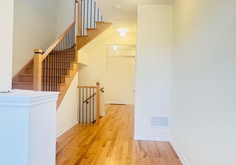 2506-athena-path-pickering-ontario-e12896860