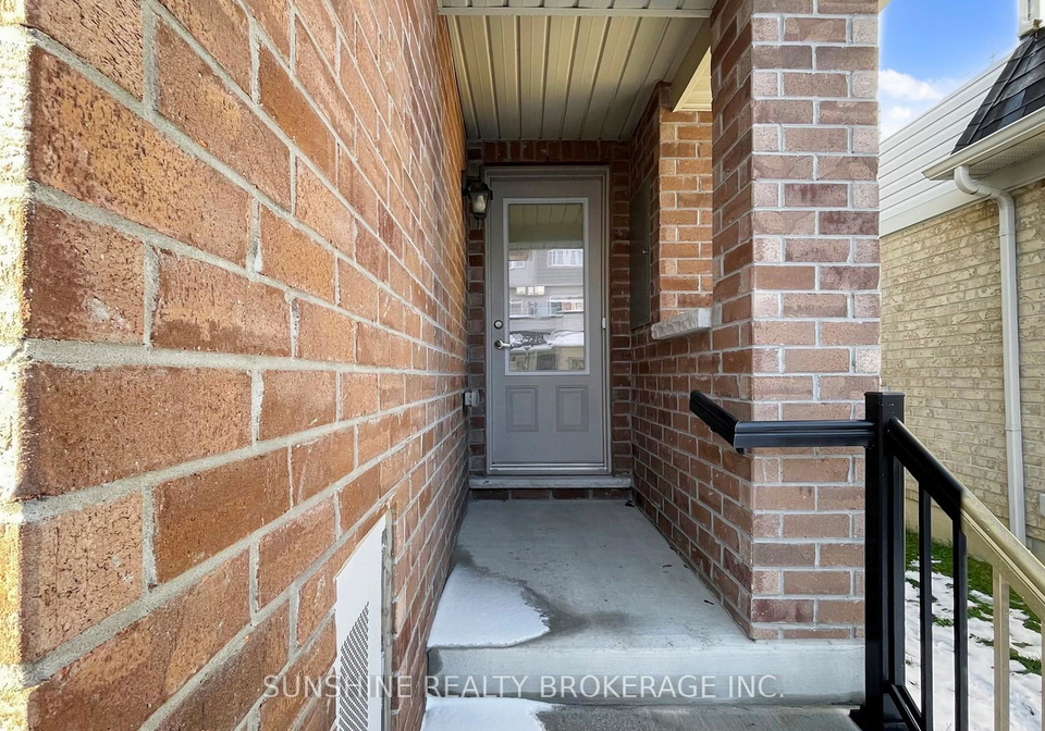 10-cornerside-way-whitby-ontario-e12898562