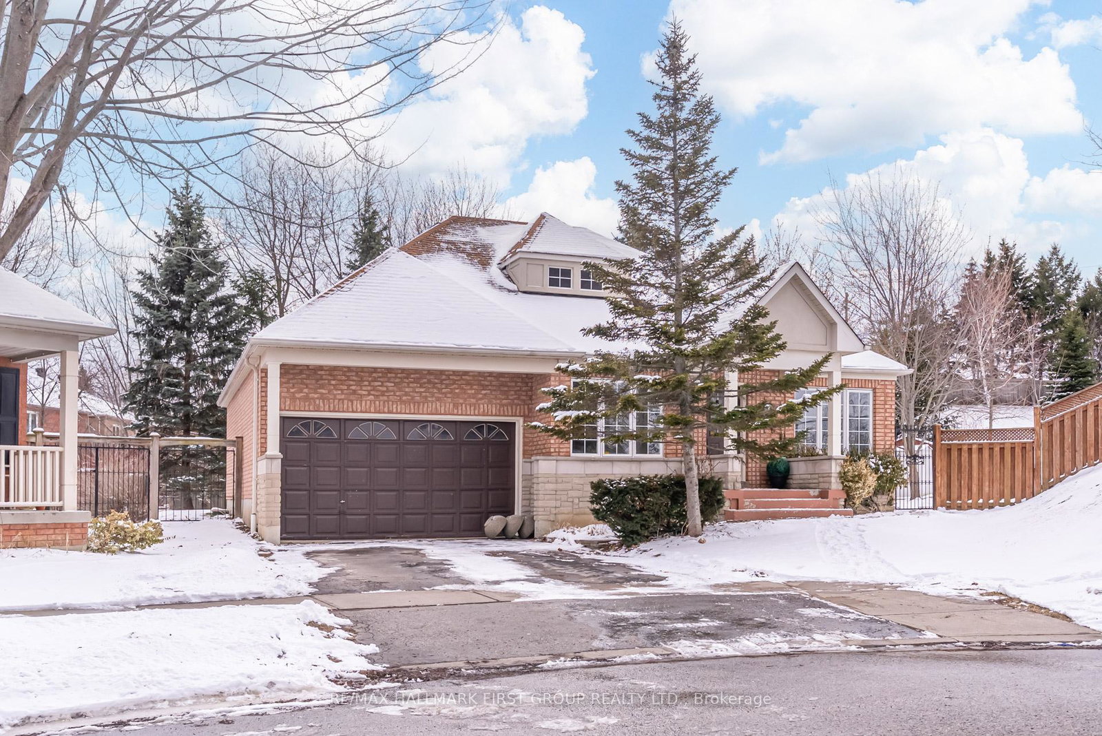 33-sabbe-crescent-ajax-ontario-e12898654