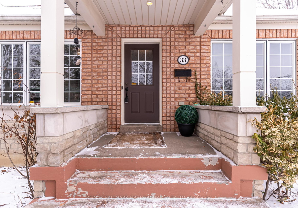 33-sabbe-crescent-ajax-ontario-e12898654