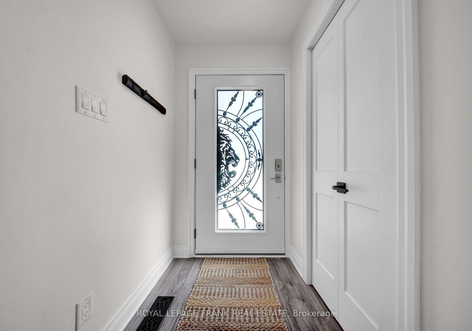 303-sheffield-court-oshawa-ontario-e12898712